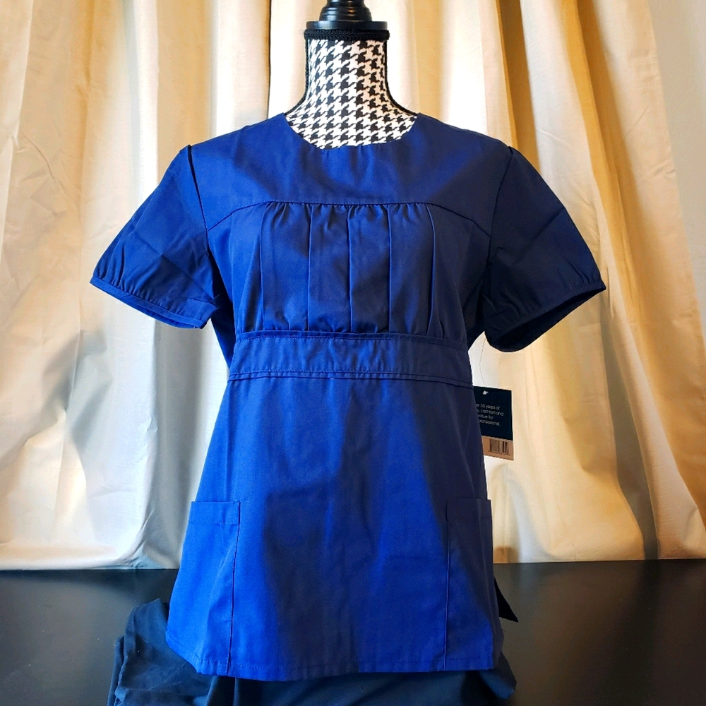 Adar Medical: Nurses Scrub Top.